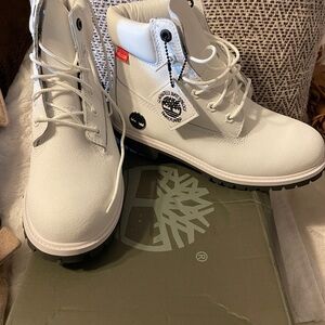 White Timberland boots big kid 5.5